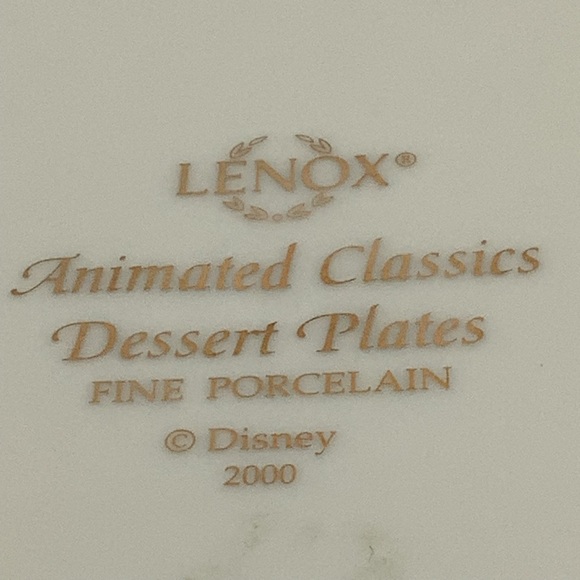 Two Disney Lenox Animated Classics Mickey and Minnie Mouse 8” Dessert Plates - Picture 11 of 14